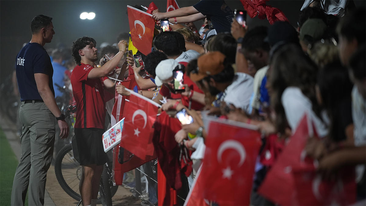 A Milli Takım'ın Arizona'daki ilk idmanına büyük ilgi