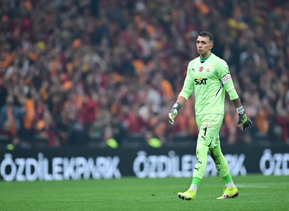 Muslera'dan yeni takımı için flaş açıklama - 3