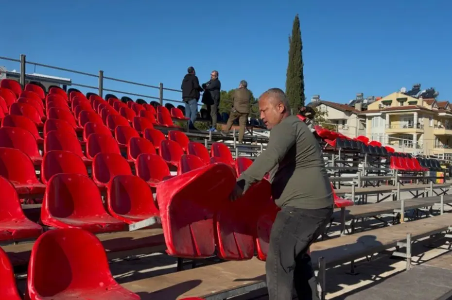 Fethiyespor'un stadında Galatasaray hazırlığı: Tribünü çürük çıktığı için yıkılmıştı - 2