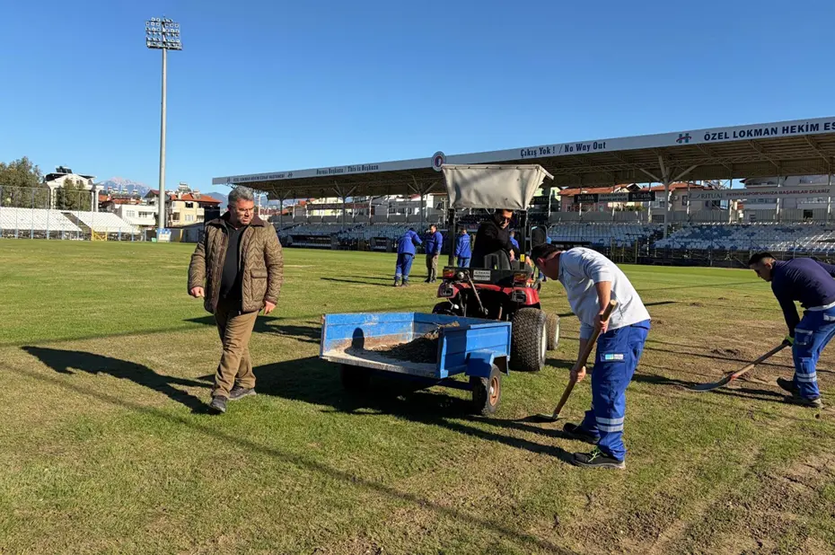 Fethiyespor'un stadında Galatasaray hazırlığı: Tribünü çürük çıktığı için yıkılmıştı - 3