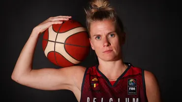 Galatasaray'ın yeni transferi Julia Vanloo kimdir?