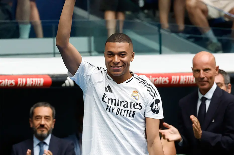 Kylian Mbappe resmen Real Madrid'de: Santiago Bernabeu'da imza töreni - 6 Kylian Mbappe resmen Real Madrid'de: Santiago Bernabeu'da imza töreni - 6