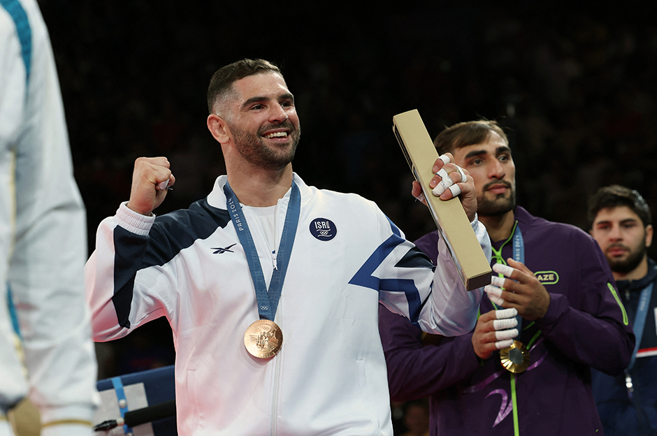 Judoda erkekler 100 kiloda altın madalya Azerbaycanlı Zelym Kotsoiev'in oldu