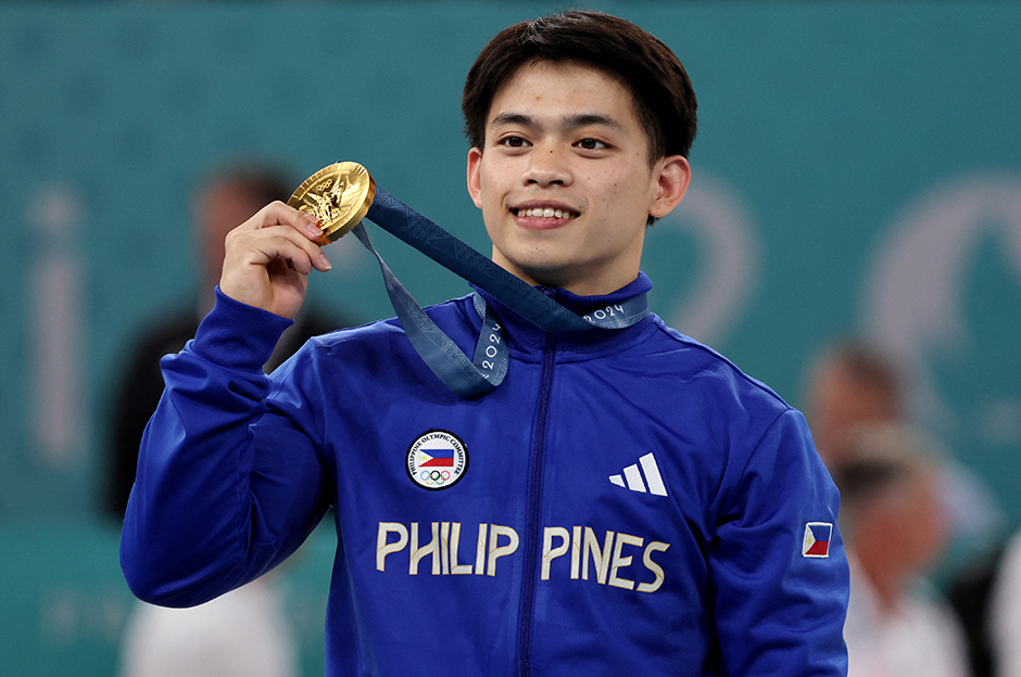 Cimnastik yer aletinde altın madalya Carlos Edriel Yulo'nun