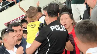 Fenerbahçe maçında minik taraftarın formasının çıkarttırılması olayına ilişkin soruşturma Fenerbahçe maçında minik taraftarın formasının çıkarttırılması olayına ilişkin soruşturma