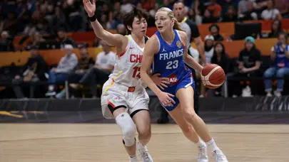 Fransa 29 sayı farkla yarı finale yükseldi Fransa 29 sayı farkla yarı finale yükseldi
