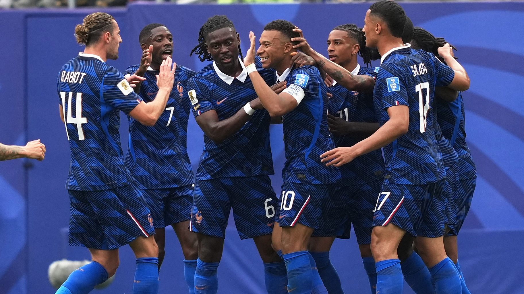 Mbappe Şov Yaparken Hava Bile Durdu: Fransa, Irak'ı Hem Yendi Hem Bekletti!
