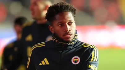 "Fenerbahçe'den Edson ve Fred'in yerine flaş transfer" | Sporun manşetleri "Fenerbahçe'den Edson ve Fred'in yerine flaş transfer" | Sporun manşetleri
