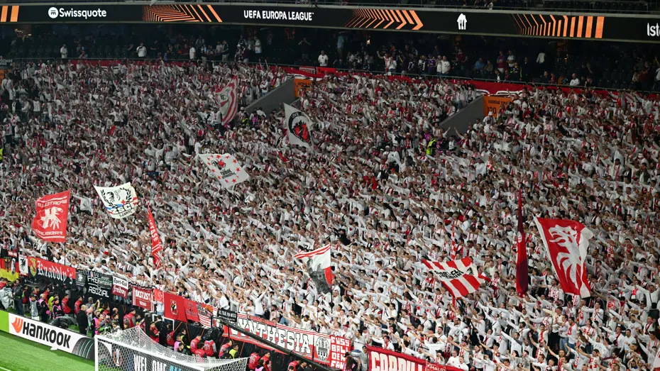 Avrupa Ligi finalinde tribünler tıklım tıklım: İstanbul'daki atmosfer herkesi büyüledi - 8