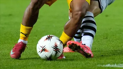 Katar'da futbol müsabakaları ertelendi