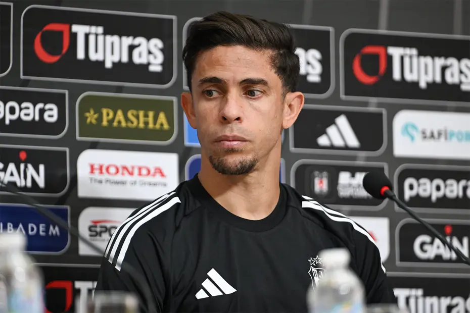 Beşiktaş'ta Sergen Yalçın'ın biletini kestiği isim Fenerbahçe yolcusu olabilir - 2 Beşiktaş'ta Sergen Yalçın'ın biletini kestiği isim Fenerbahçe yolcusu olabilir - 2