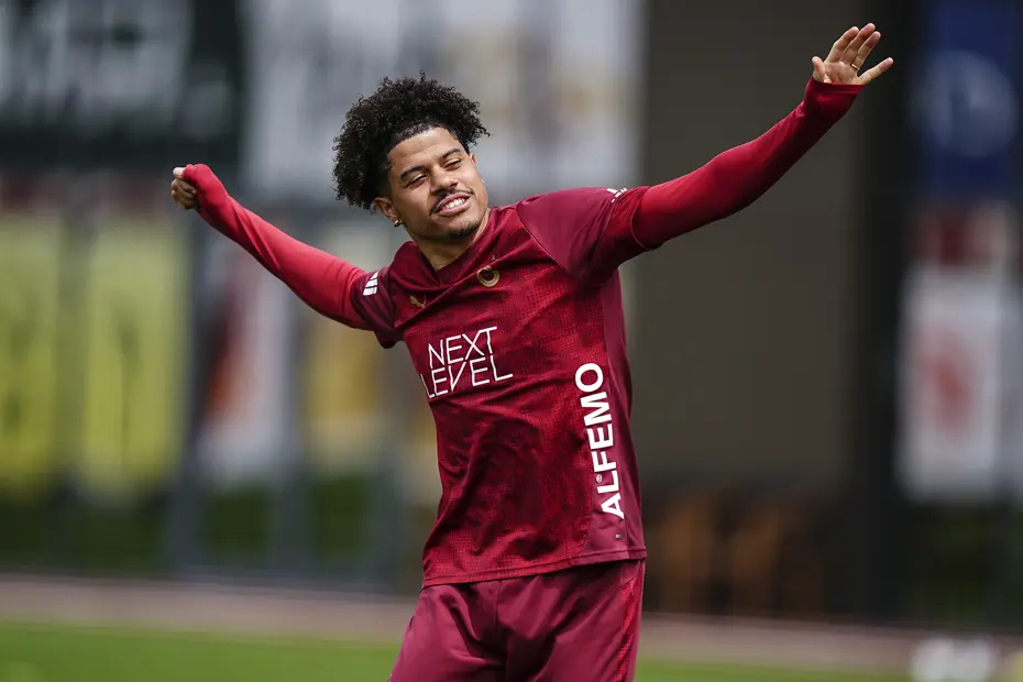 Wilfried Singo için gelip bambaşka bir isme tutuldular! Galatasaray'a rekorla geldi, 2 katına gidecek - 2 Wilfried Singo için gelip bambaşka bir isme tutuldular! Galatasaray'a rekorla geldi, 2 katına gidecek - 2