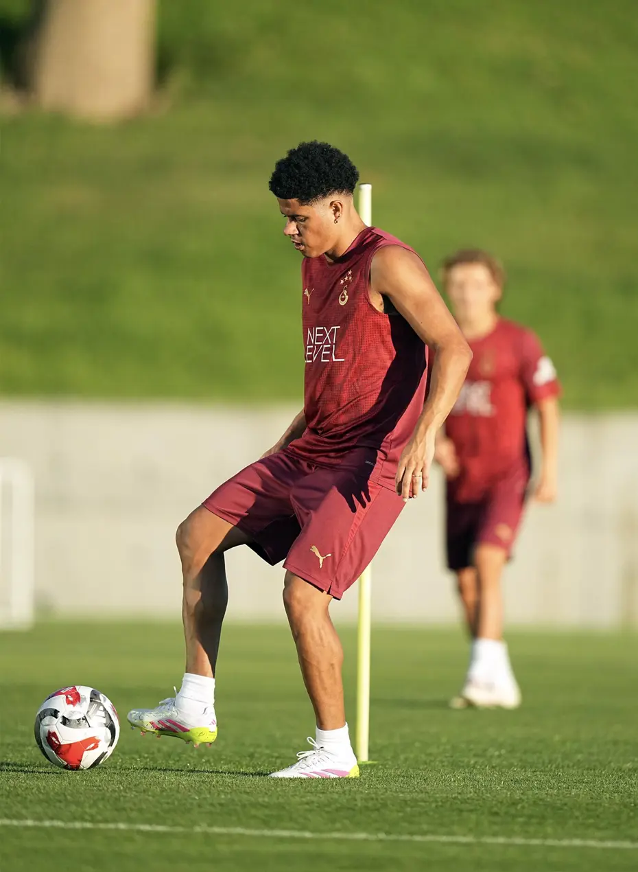 Galatasaray yeni sezonu açtı: Antrenmanda Zaniolo, Nelsson ve Icardi detayı - 4