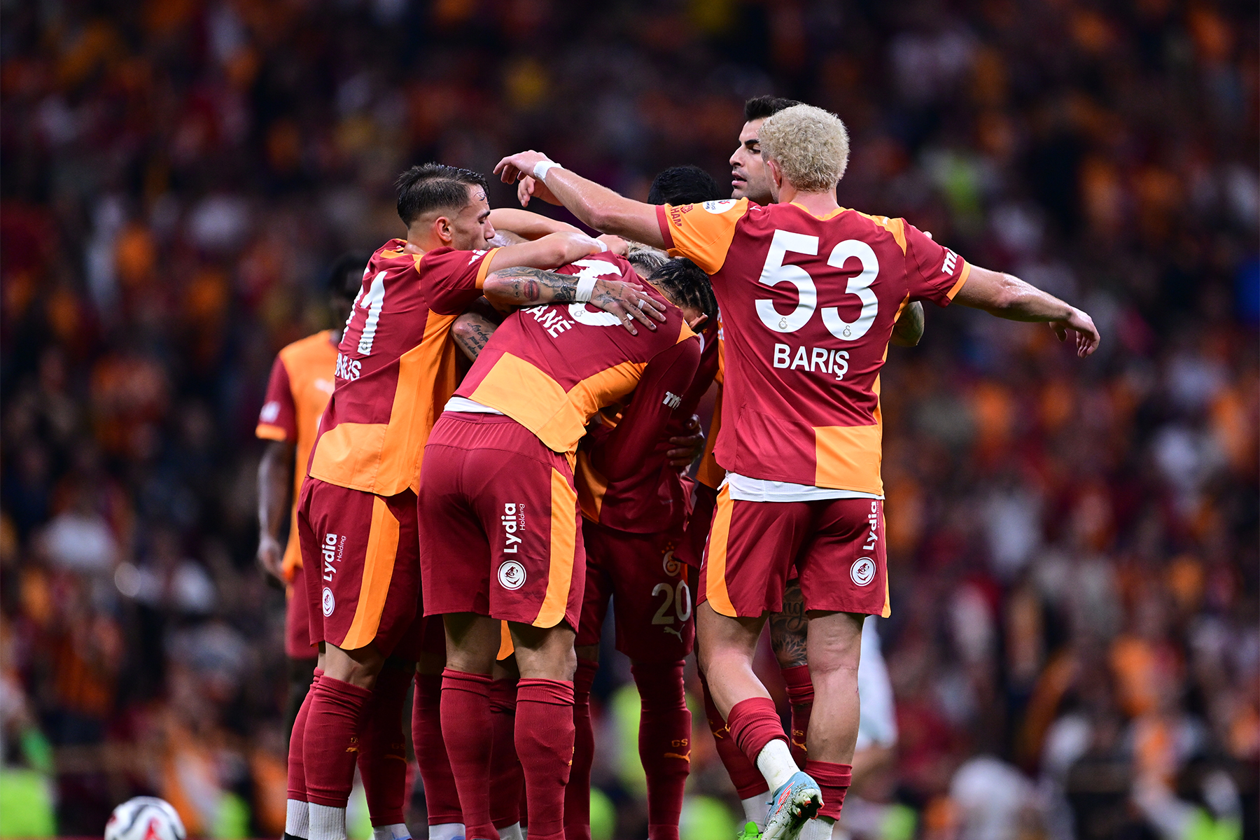 Galatasaray'ın 'Evden Çalışma' Fikstürü: Liverpool'u Ağırlayıp, Beşiktaş'ı Uğurlayıp Avrupa'ya Koşacaklar!