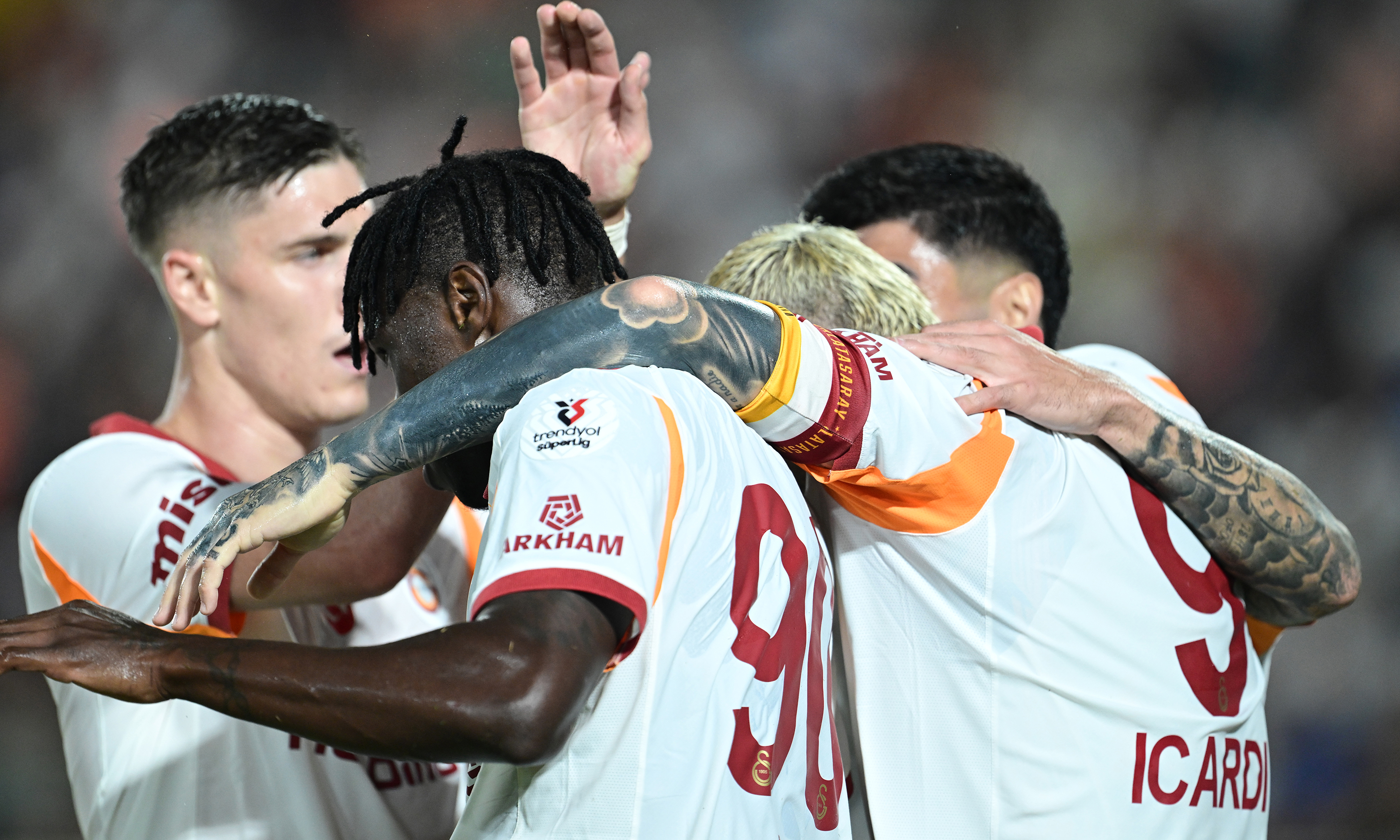 Aslan Şov Yaptı, Lig Arkasından Bakakaldı: 'Ne Oluyor Gardaş?'
