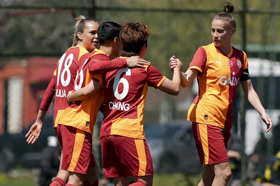 Galatasaray-Fenerbahçe derbisinde inanılmaz son! 88 ve 90'daki gollerle geri dönüş - 3 Galatasaray-Fenerbahçe derbisinde inanılmaz son! 88 ve 90'daki gollerle geri dönüş - 3