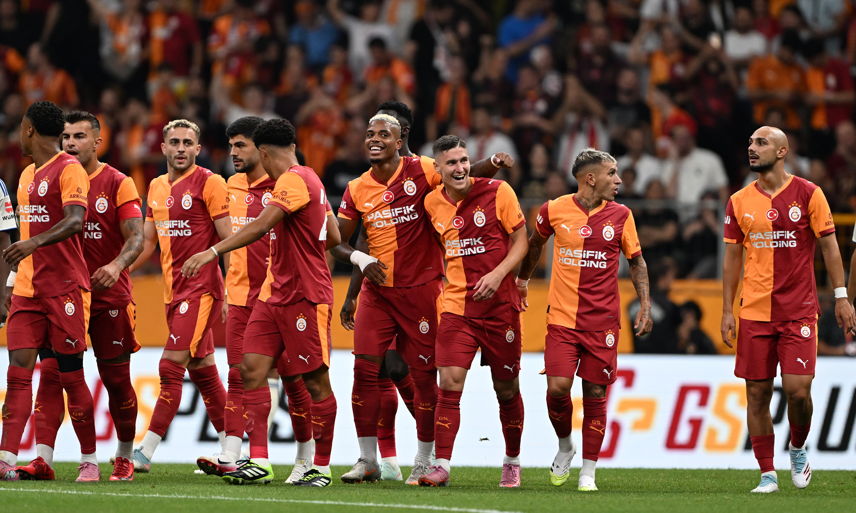 Galatasaray, Strasbourg karşısında zorlanmadı