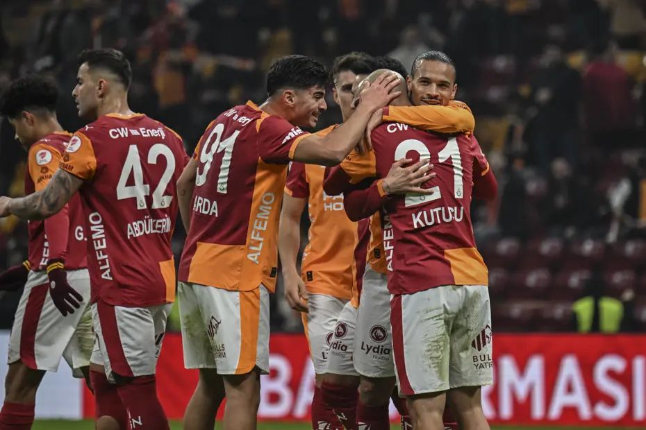 "Okan Buruk'a 'Beni devre arasında yollama hocam' mesajı" | Spor yazarları Galatasaray için ne dedi? - 2