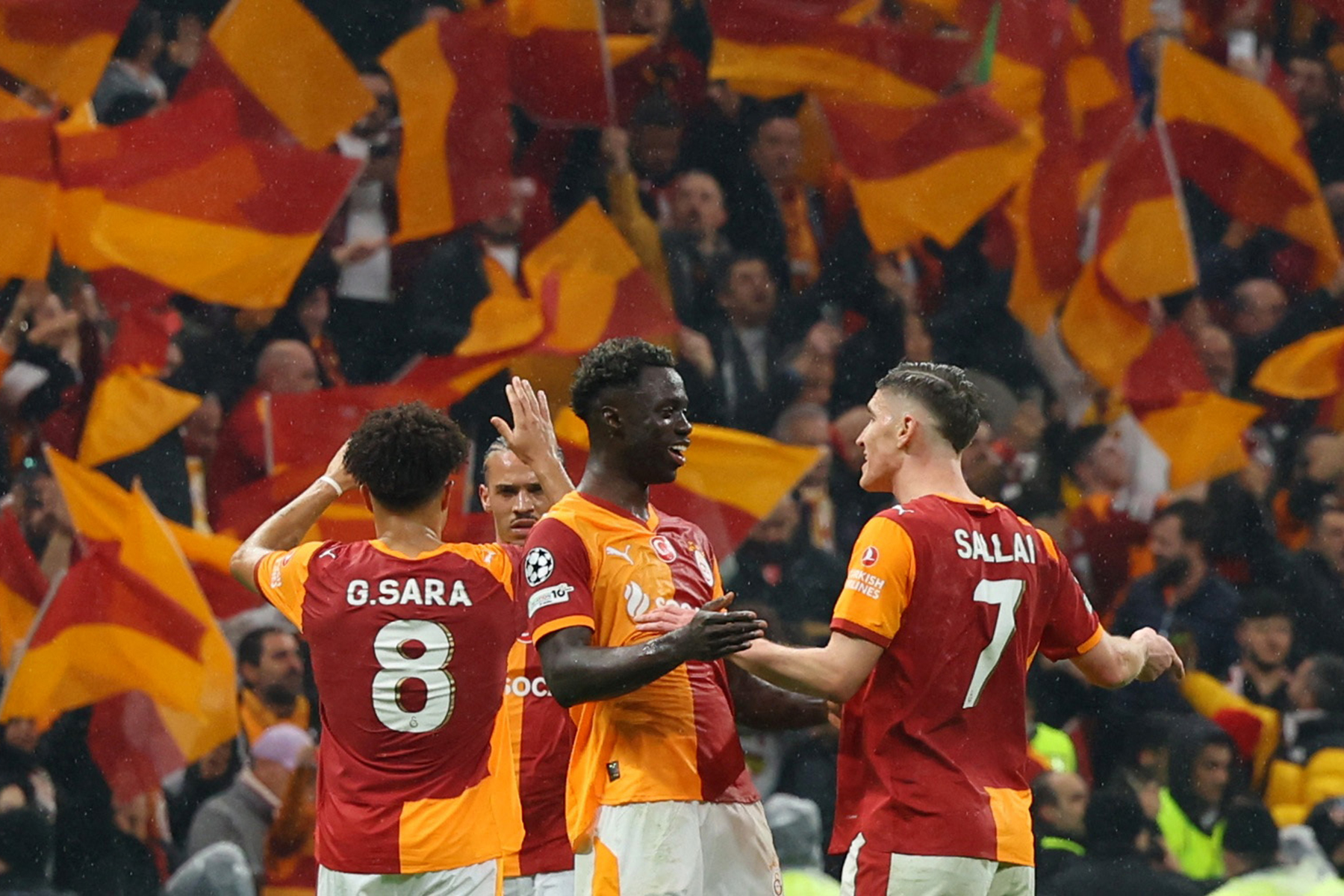Şampiyonlar Ligi'nde Juventus'u toplamda 7-5'lik skorla eleyen Galatasaray, adını son 16 turuna yazdırmıştı. Sarı-kırmızılıların son 16 turuna yükseldiği için kazandığı 11 milyon euronun ne zaman ödeneceği belli oldu.