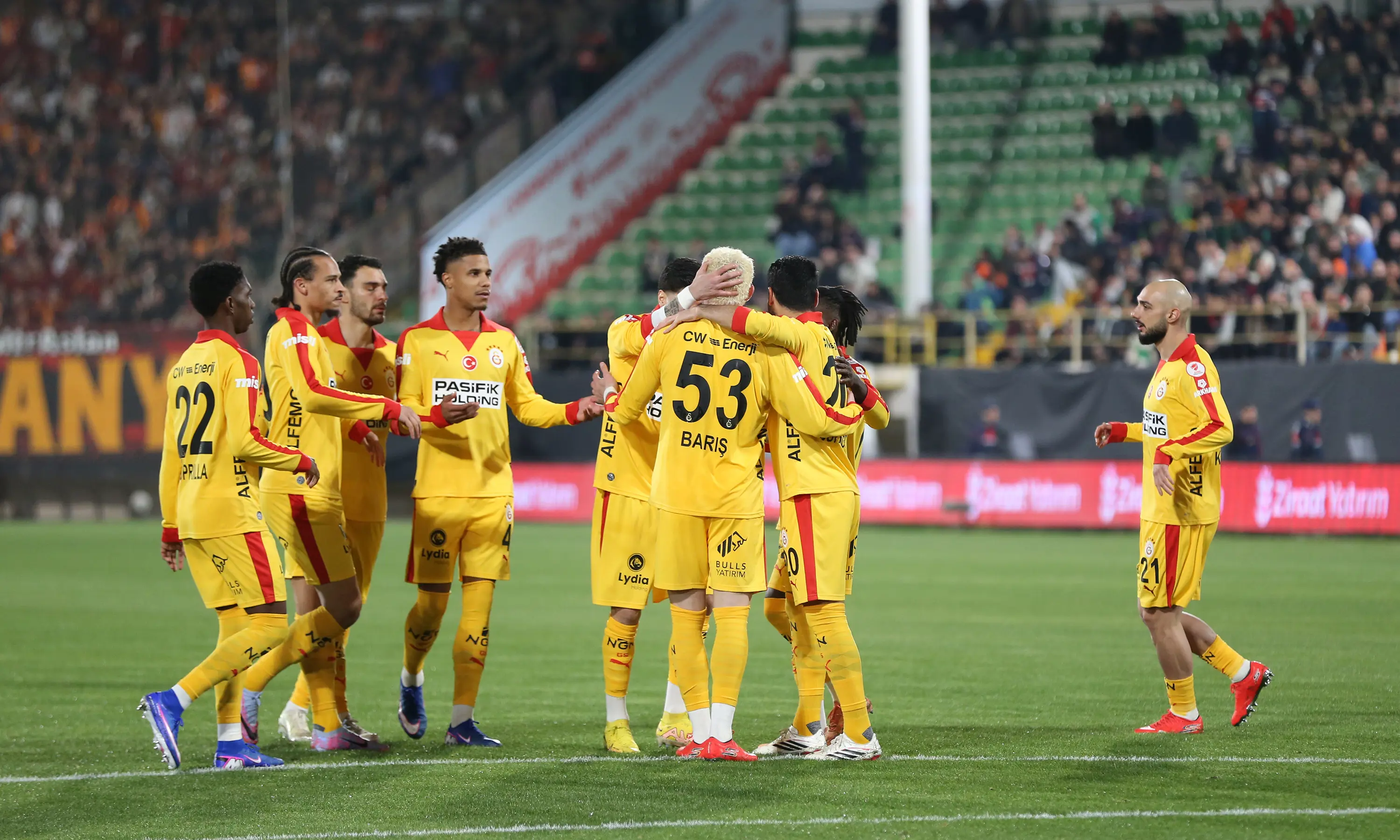 "Bu çocuk Avrupa’da oynamayı kafasına koymuş" | Spor yazarları Galatasaray için ne dedi?