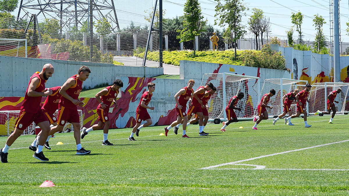 Galatasaray'a imzayı attı, sessiz sedasız antrenmanlara başladı