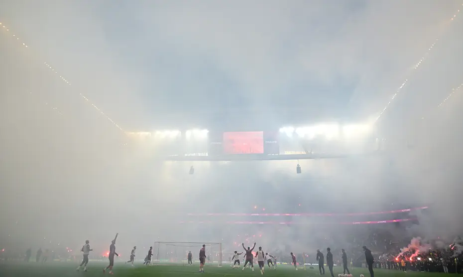 Taraftarlar, Rams Park'a akın etti: Galatasaray'dan binlerce kişi önünde antrenman - 2