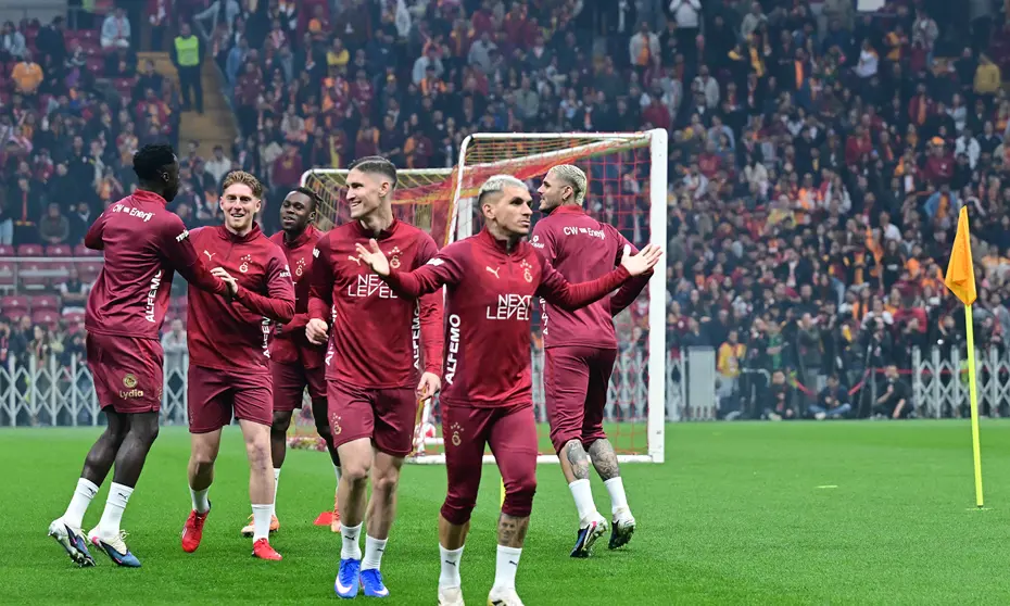 Taraftarlar, Rams Park'a akın etti: Galatasaray'dan binlerce kişi önünde antrenman - 6