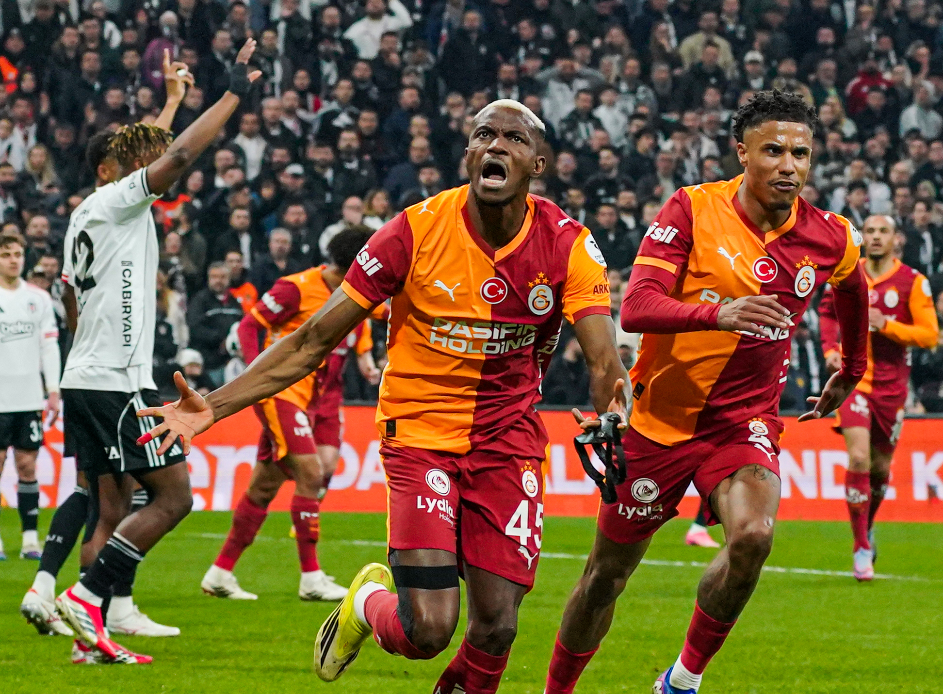 Galatasaray'ı çok sevdiğini ifade eden Nijeryalı süper star, \