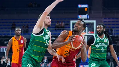 Bursaspor Galatasaray deplasmanında galibiyete uzandı Bursaspor Galatasaray deplasmanında galibiyete uzandı