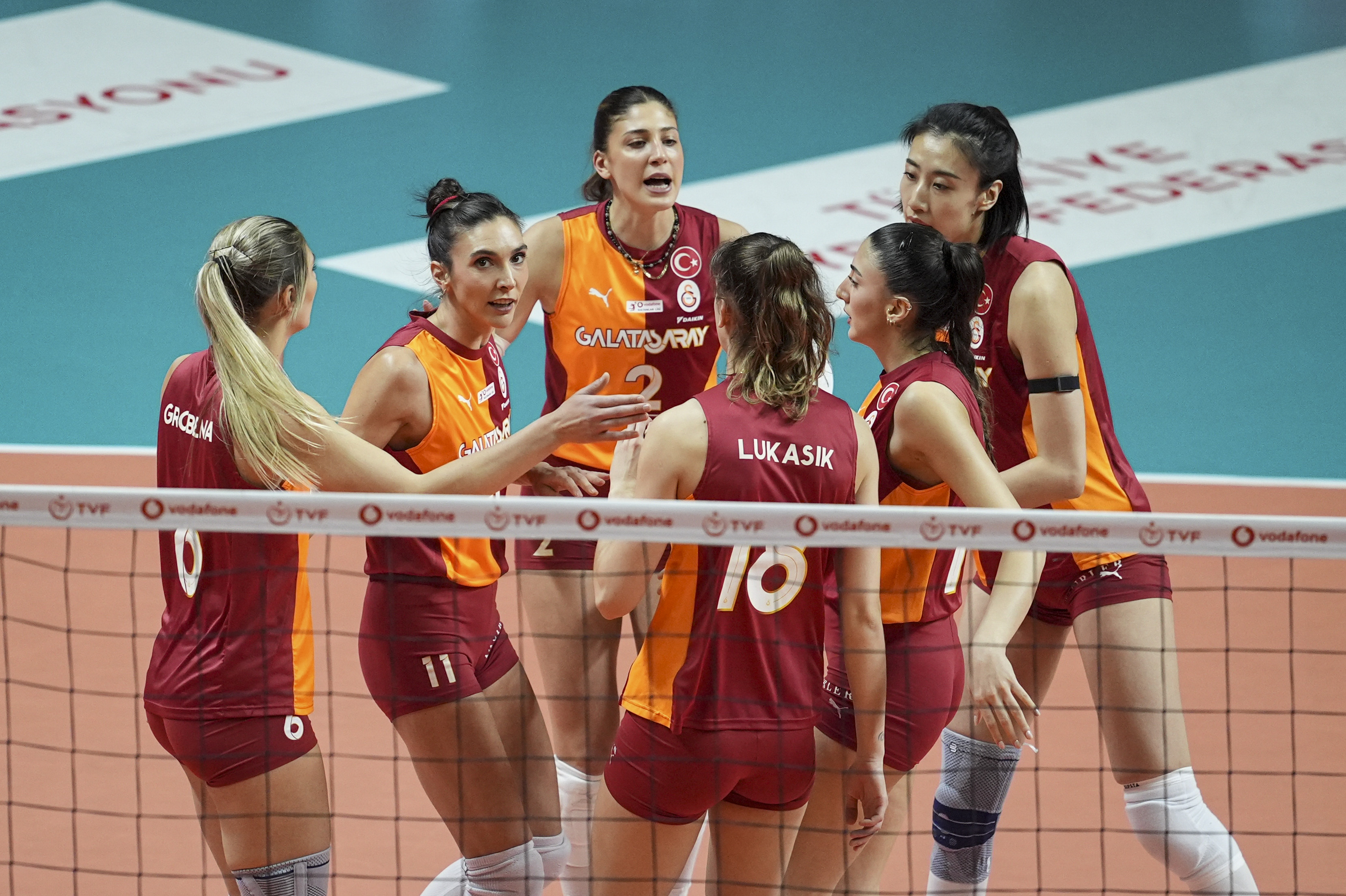 Filedeki derbiyi  Galatasaray Daikin set vermeden kazandı