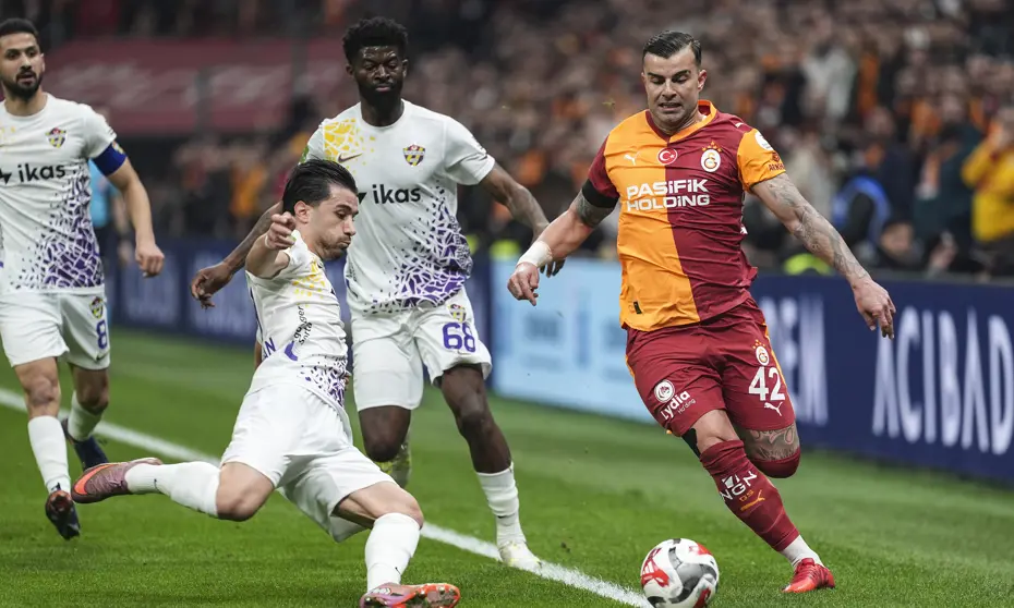 Galatasaray-Eyüpspor maçındaki kırmızı kart kararı doğru mu? Trio ekibi noktayı koydu - 2
