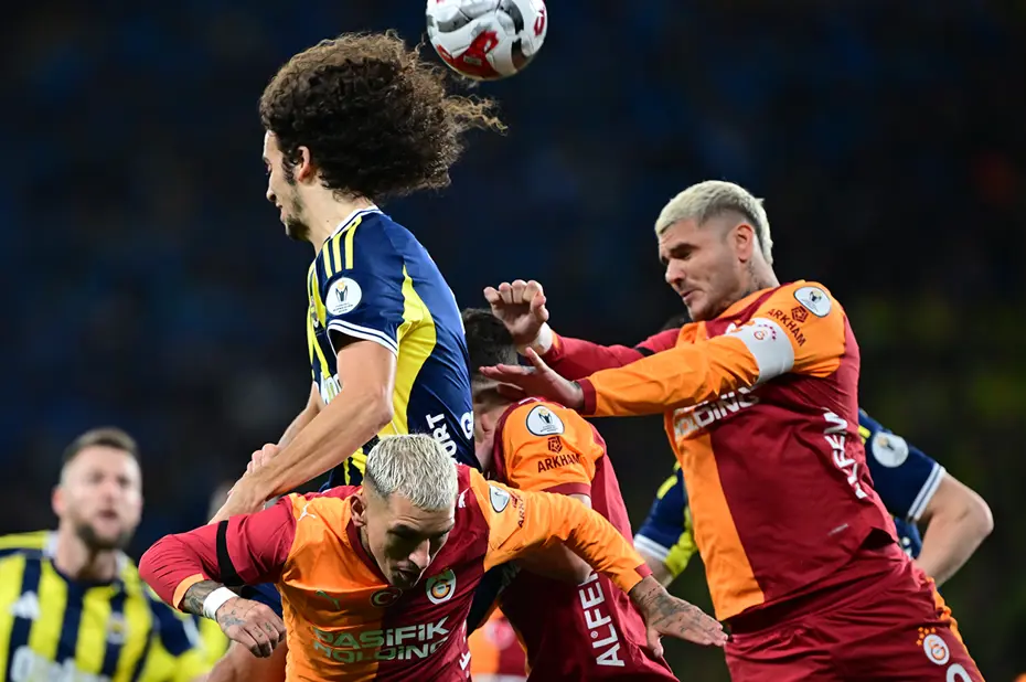 Derbide Galatasaray'ın golü iptal edildi: Yeni transfer, Fenerbahçelilerin yüreklerini ağızlarına getirdi - 2 Derbide Galatasaray'ın golü iptal edildi: Yeni transfer, Fenerbahçelilerin yüreklerini ağızlarına getirdi - 2