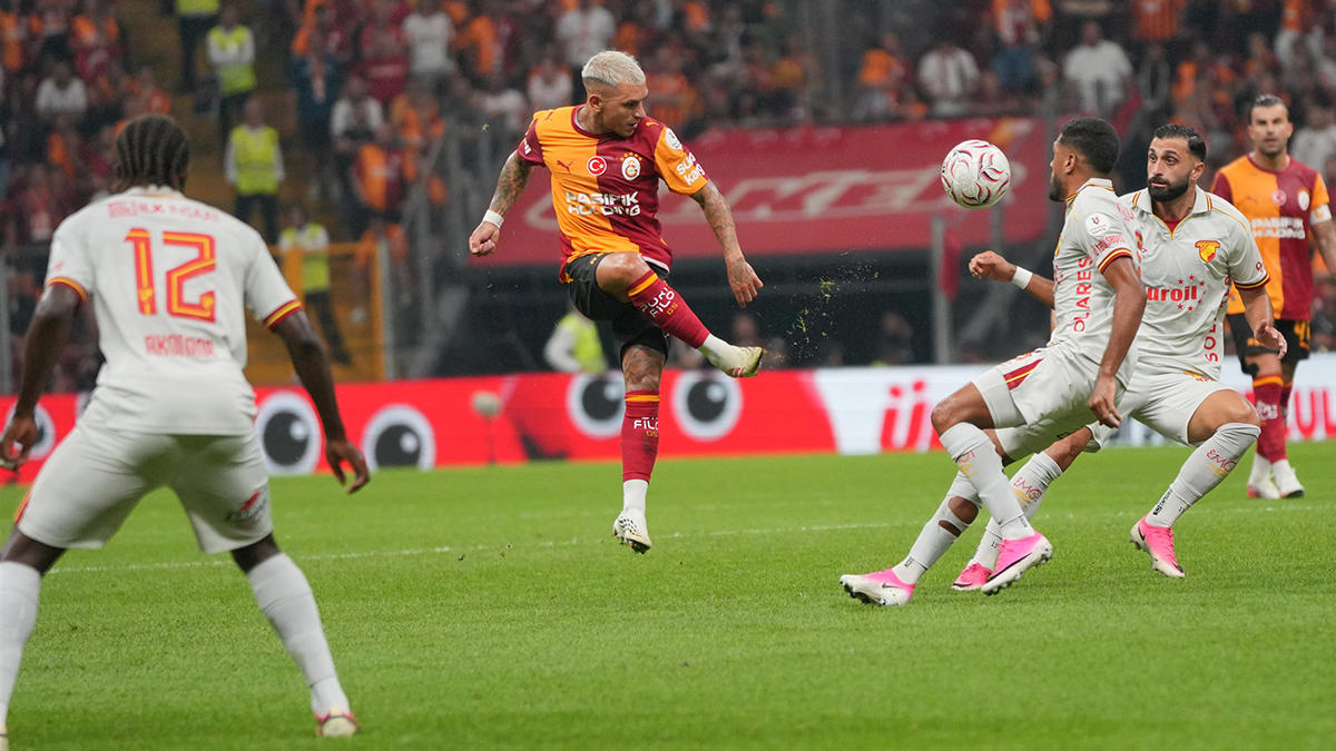 "Şampiyonlar Ligi’nde Galatasaray’ın başı çok ağrır" | Spor yazarları Galatasaray için ne dedi?