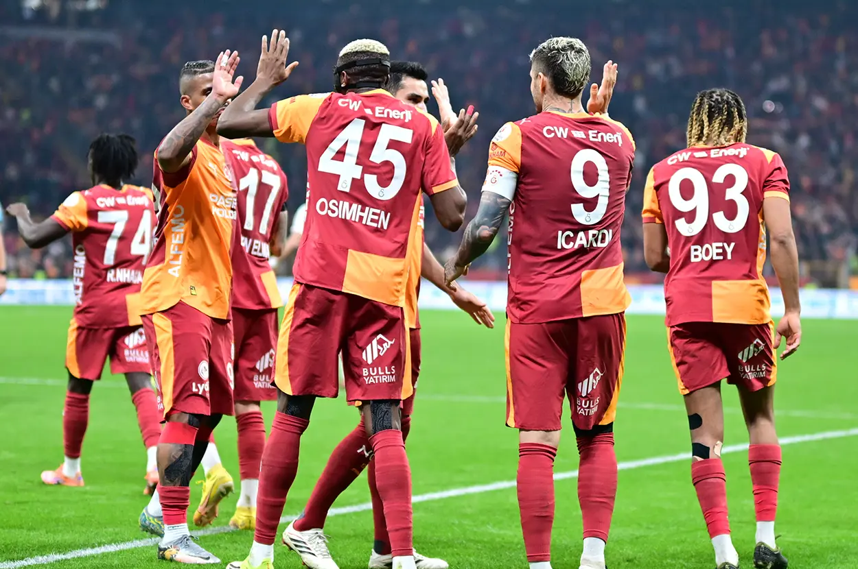 "5 gollü galibiyette sınıfı geçemeyen tek adam" | Spor yazarları Galatasaray için ne dedi? 