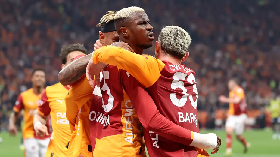 Dünya Galatasaray-Fenerbahçe derbisini konuşuyor! Herkes maçla ilgili aynı konuyu manşetlerine taşıdı - 3