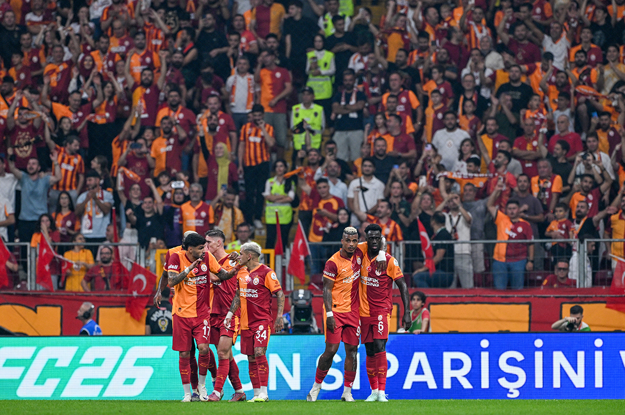 Galatasaray'ın Takvimine Avrupa Parmağı: Eyüpspor Maçı Bir Güne Sıkıştı!