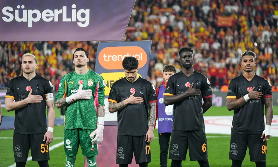 Göztepe-Galatasaray maçının ardından Uğurcan Çakır'ın İsmail Köybaşı'na söyledikleri kameralara yansıdı - 2