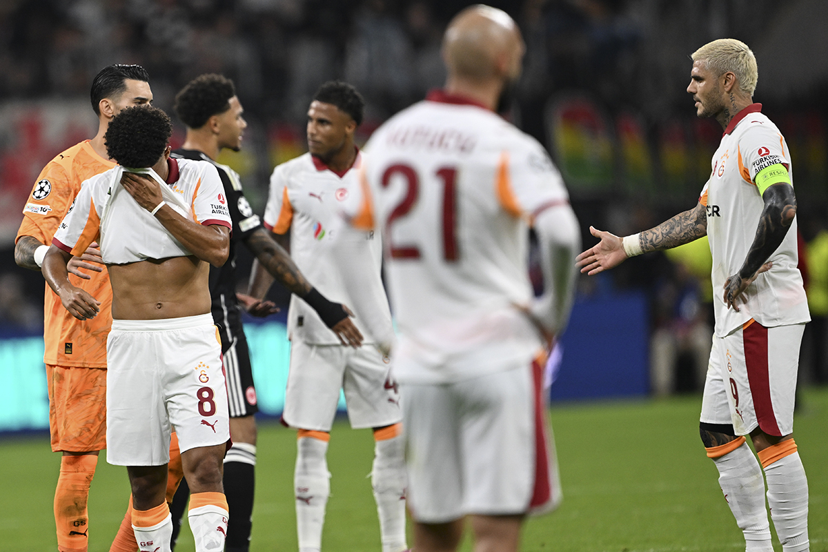 Galatasaray Yönetimi'nden Frankfurt Faciasına 'Nazar Değdi' Yorumu: 'Aslında Maç Çok İyi Başlamıştı!'