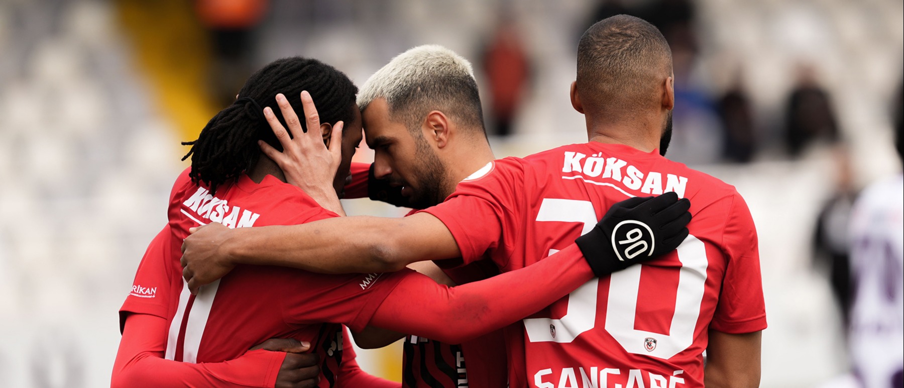 Gaziantep FK'da 'Nerede Bu Adamlar?' Krizi: İki Sakat Can Sıktı, Kadroya Bakıp 'Eyvah!' Dediler!
