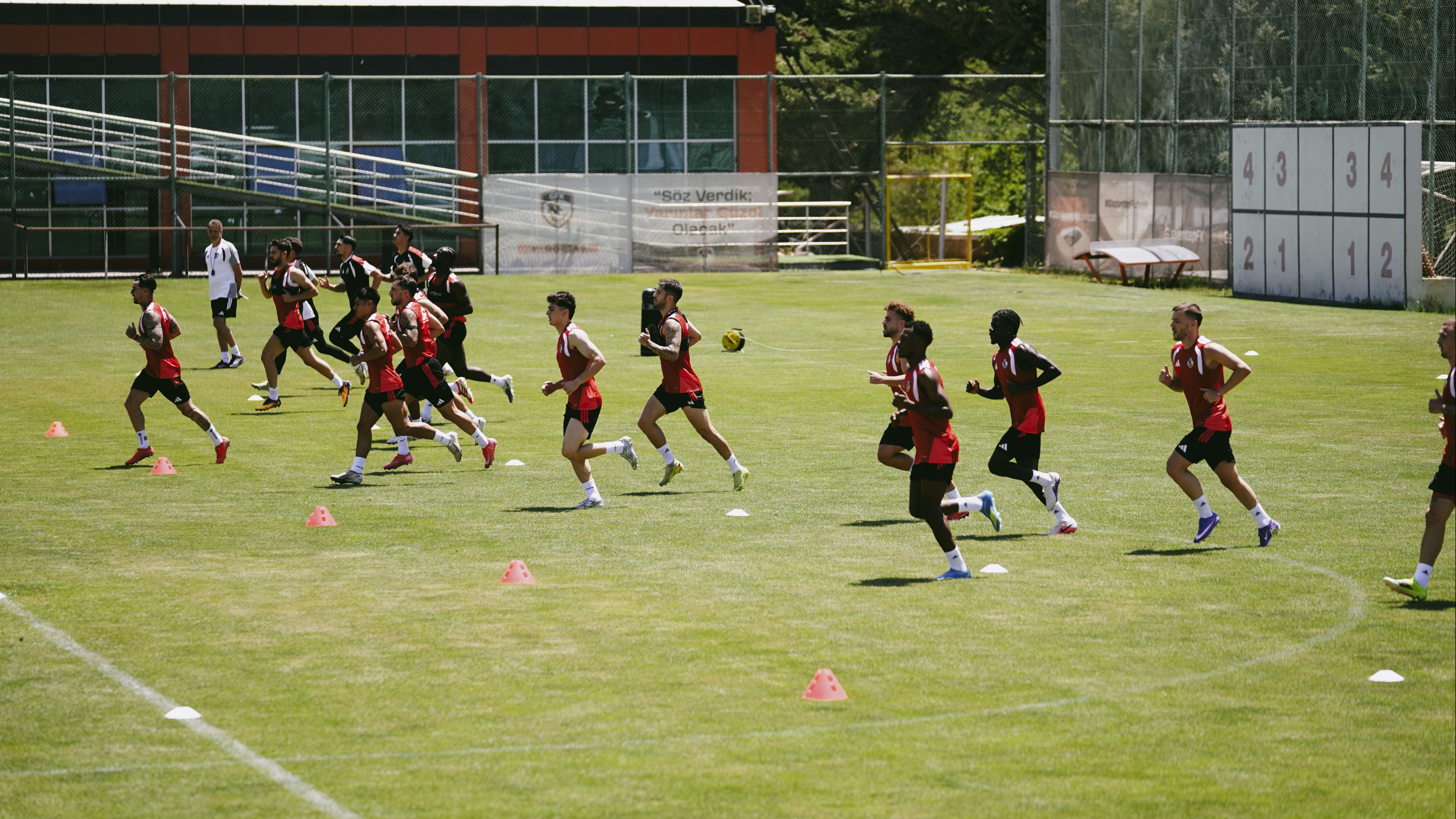 Gaziantep FK'de futbolcular, dayanıklılık ve kondisyon testinden geçti