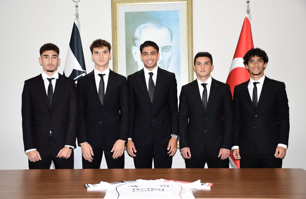Beşiktaş'ta 5 imza birden geldi: 2028'e kadar sözleşme - 3