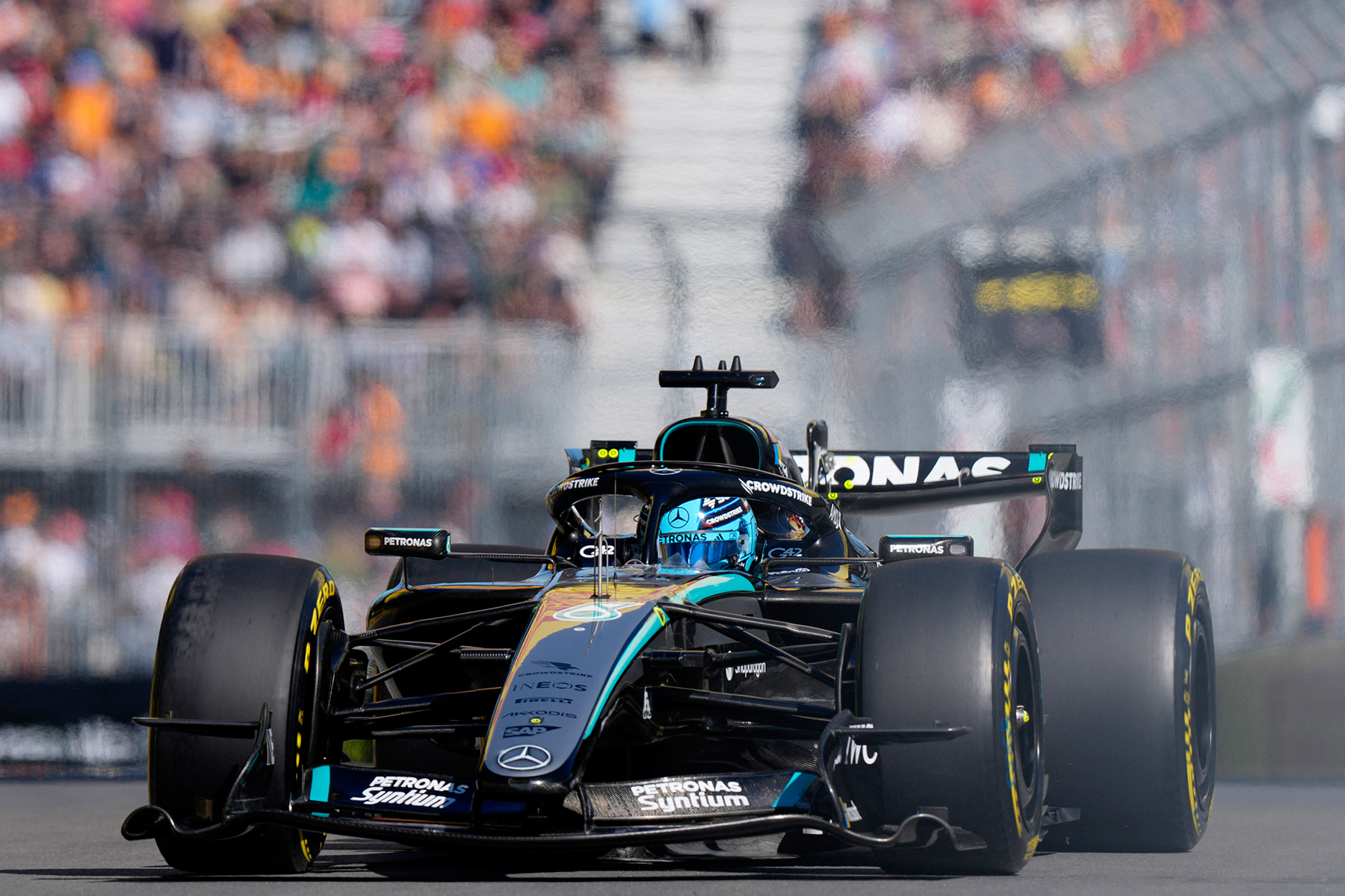 Sprint yarışta pole pozisyonu George Russell'ın