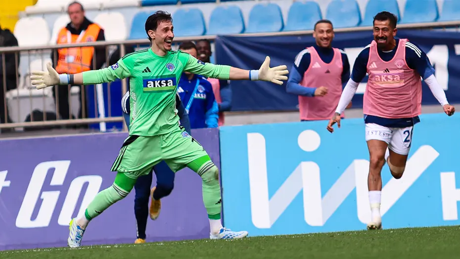 Son 2 golü Muslera atmıştı! Süper Lig'de kalecilerin attığı gol sayısı 30'a çıktı