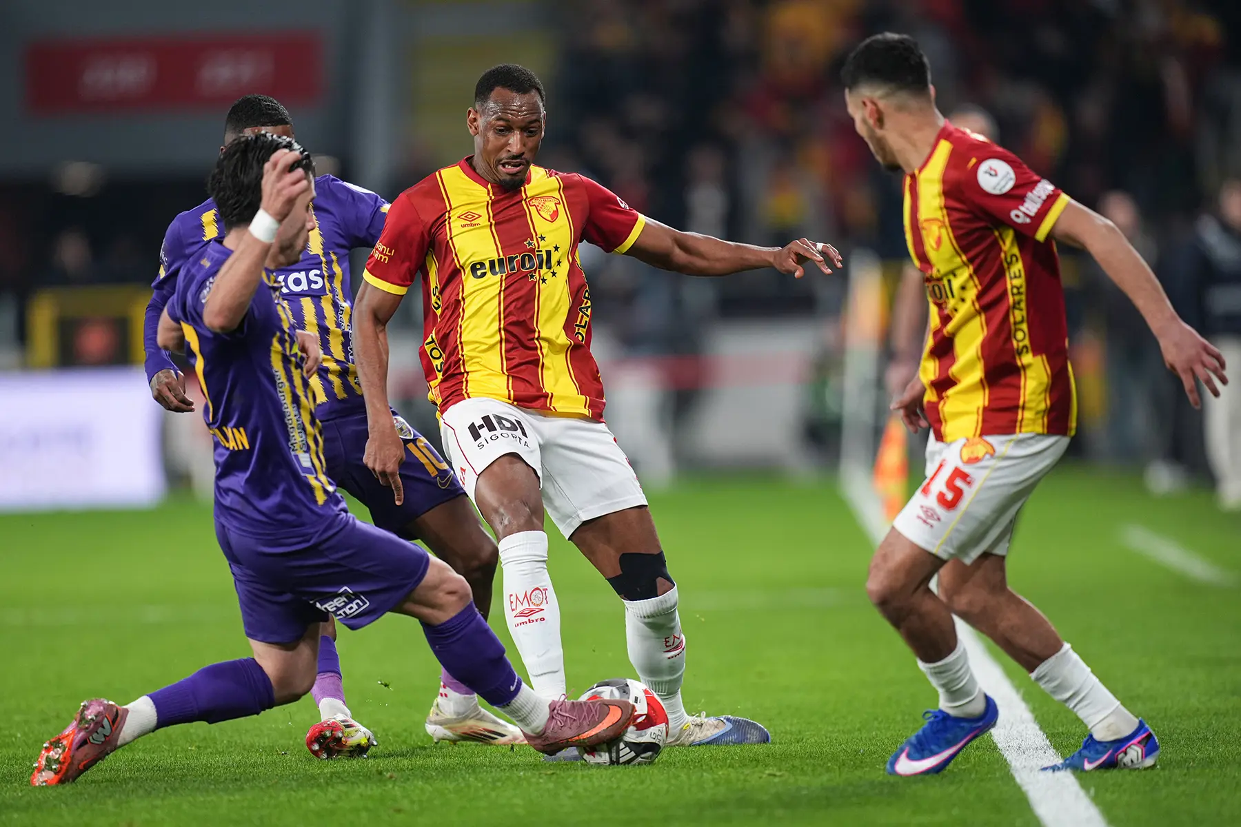 Göztepe'den bir puan kaybı daha: İzmir'deki maçta gol sesi çıkmadı