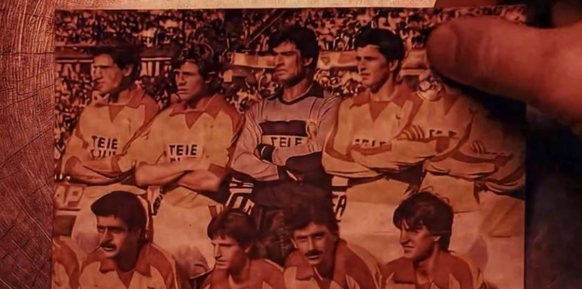 Videoda eski dönem Galatasaray kadrosunun fotoğrafında Fatih Terim'in olduğu yer, fotoğrafı tutan kişinin parmağıyla kapatılmıştı. Sarı-kırmızılı taraftarlar, Fatih Terim'in videoda görünmemesine sosyal medyada tepki gösterdi. Tepkiler sonrası sarı-kırmızılılar mevcut videoyu sildi ve Fatih Terim'in görünür olduğu haliyle yeniden paylaştı. Galatasaray'ın yeniden düzenlediği kısım: