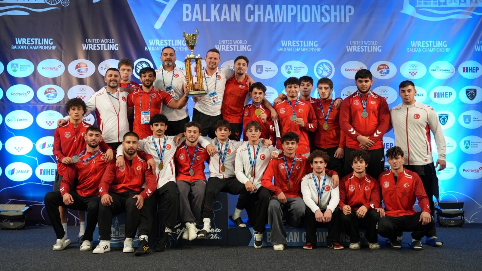 Balkan Güreş Şampiyonası'nda Türkiye'den 131 madalya