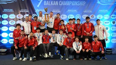Balkan Güreş Şampiyonası'nda Türkiye'den 131 madalya Balkan Güreş Şampiyonası'nda Türkiye'den 131 madalya