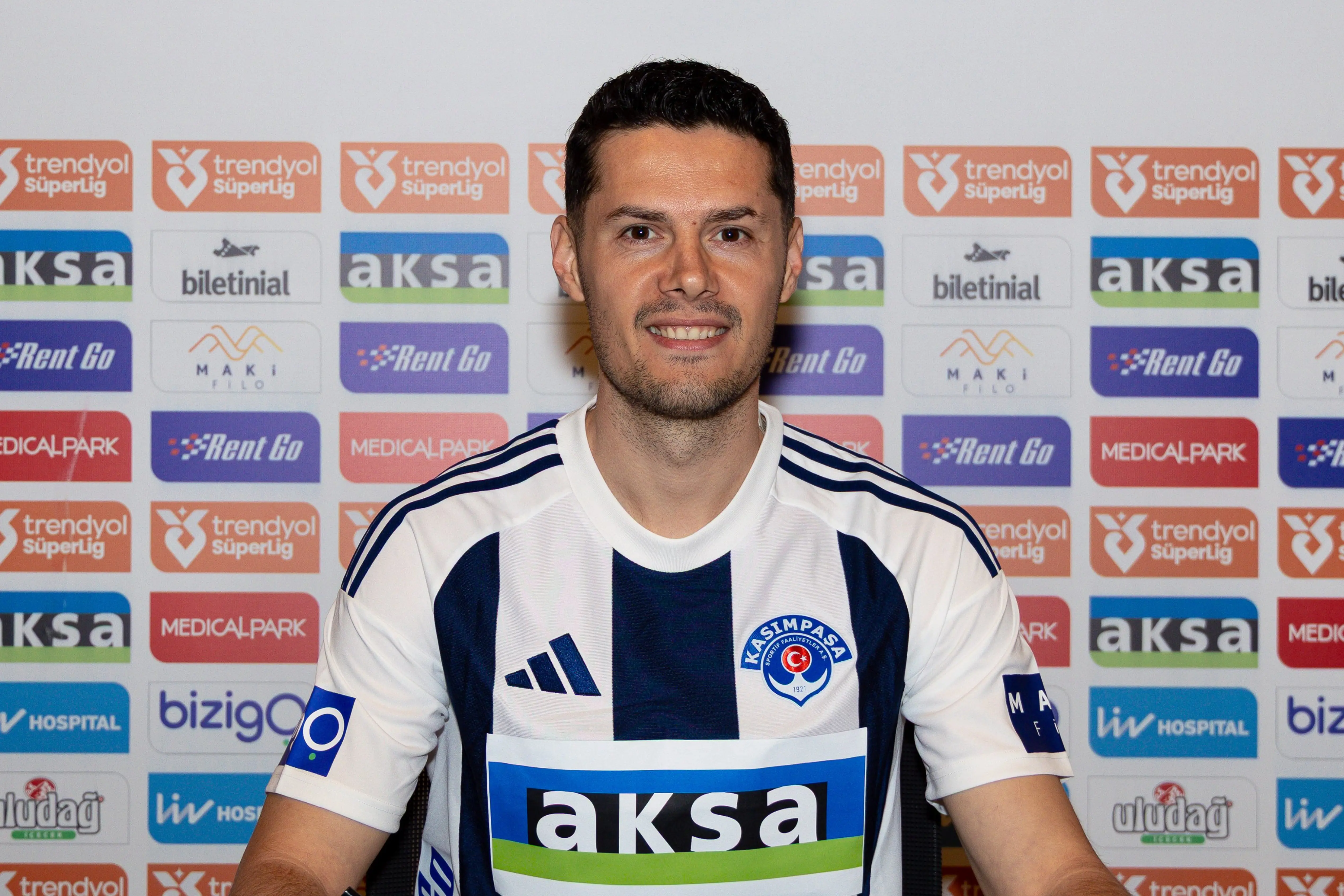 Kasımpaşa, kaptan Haris Hajradinovic ile yeni sözleşme imzaladı | NTVSpor