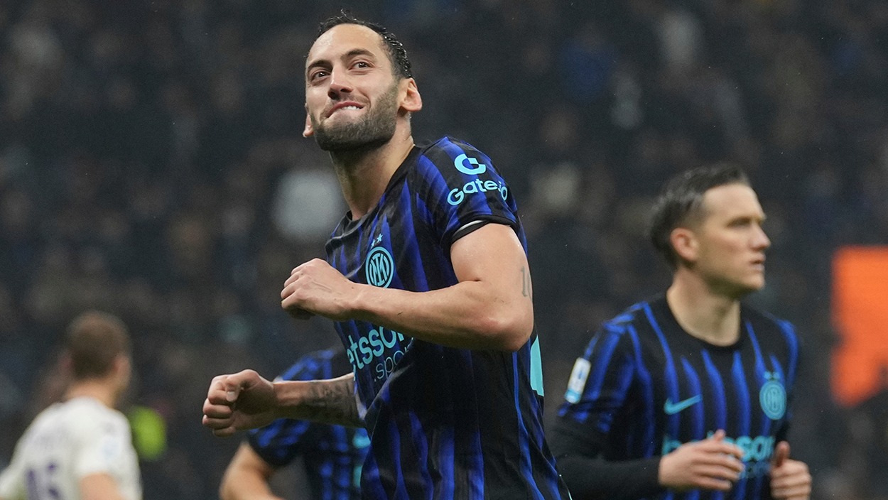 Hakan Çalhanoğlu Pisa Kulesi'ni Düzeltmeye mi Geldi? Inter Maça Başladı!