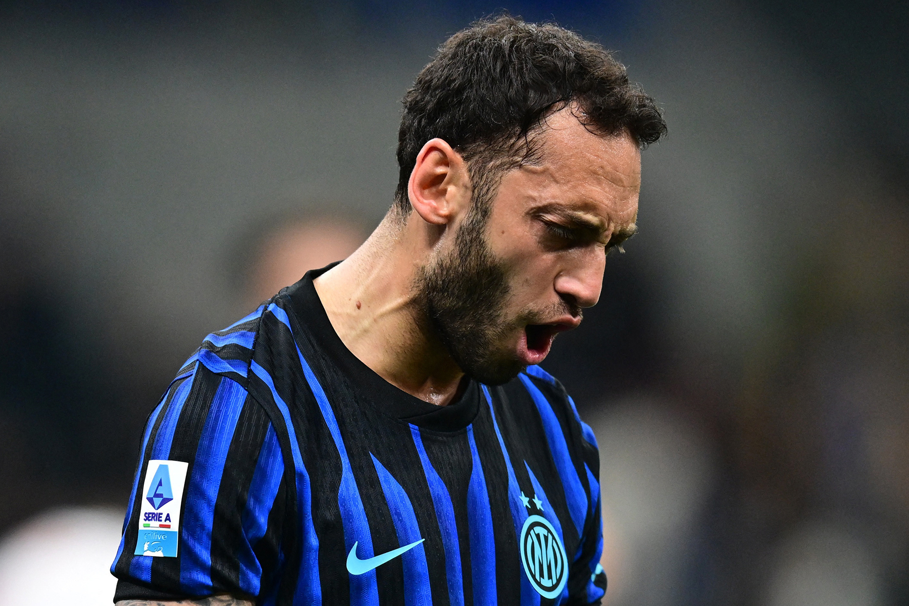 Galatasaray bu parayı ödeyip Hakan Çalhanoğlu'na parçalı formayı giydirecek! 